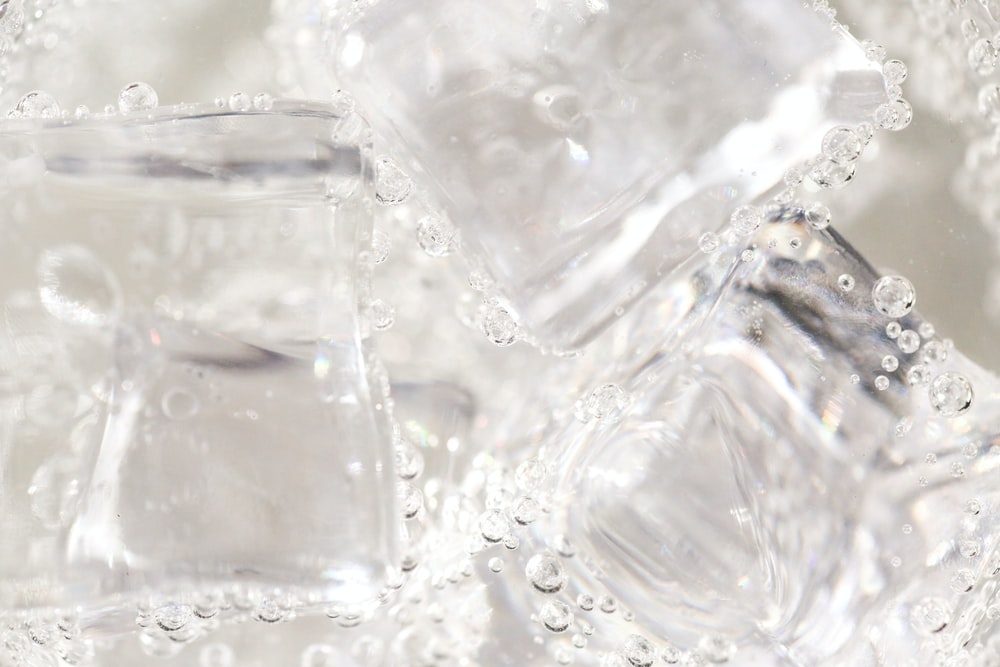  Ice cubes in water